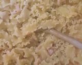 A picture of step 3 of Pasta with salmon and salsa verde.