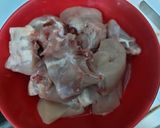 A picture of step 1 of Chicken with fenugreek leaves.