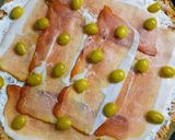 Kapros tejfölös tonhal pizza fekete erdei sonkával 💚🍕 recept fázis 4 fotója