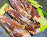 蔥燒梅醬燒排骨 ｜快速宴客菜的食譜步驟2照片