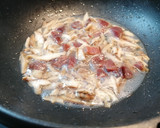 Foto del paso 3 de la receta: Filetes de lubina mar y montaña