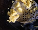 A picture of step 4 of Cauliflower pakoda.