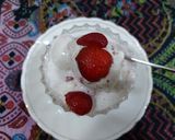 A picture of step 5 of Strawberries ice cream.