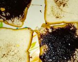 A picture of step 2 of Choco sandwich.