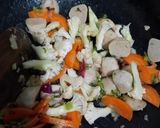 Foto langkah ke 2 dari resep Capcay Kuah Seger Tanpa Telur.