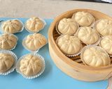 A picture of step 5 of Stuffed Steamed Fresh Milk Bun.