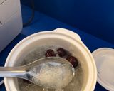 Hình bước làm 3 của món Yến chưng táo đỏ
