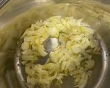 Foto del paso 1 de la receta: Potaje de garbanzos con bacalao y espinacas versión exprés
