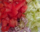 Foto del paso 1 de la receta Ensalada de pepino, tomate y aguacate aliñada con agua de mar