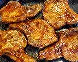 Foto del paso 3 de la receta: Chuleta al horno a la bbq🌺
