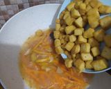 Foto langkah ke 5 dari resep Tumis toge tahu wortel.