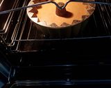 Foto langkah ke 5 dari resep Caramel cake / bolu sarang semut.