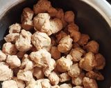 A picture of step 1 of Soya chunks dry Manchurian.