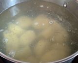 Foto del paso 1 de la receta: Ensalada de patatas y salchichas