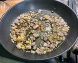 Une image de l'étape 7 de Panais et courgettes au poulet et bouillon de champignons.
