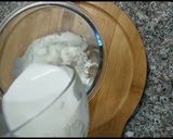 A picture of step 2 of Egg paratha.