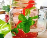 Hình bước làm 2 của món Detox Dâu bạc hà