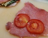 Sajttal, paradicsommal és parajos sajtkrémmel töltött karaj recept fázis 2 fotója