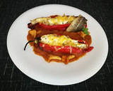 Foto del paso 17 de la receta: Pimientos rellenos con bacalao y arroz sobre salsa de tomate