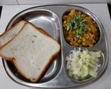 A picture of step 3 of Sprouted Moong PavBhaaji.