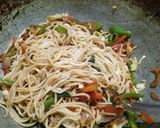 A picture of step 8 of Hakka noodles.