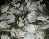 Foto del paso 4 de la receta: Solomillo de cerdo con "ajetes" rabos de ajo