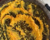 Foto langkah ke 3 dari resep Telur bumbu kuning.