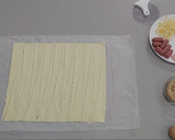 Foto del paso 1 de la receta: Frivolidades saladas con hojaldre