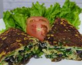 Foto langkah ke 7 dari resep Omelette Bayam Jamur Kuping - MPASI 12m+.