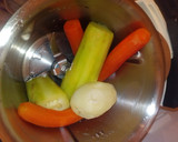 Foto del paso 3 de la receta: Crema calabacín y zanahoria con crujiente de jamón en MC