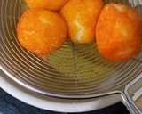 Foto langkah ke 3 dari resep Bola² Tape Singkong Goreng.
