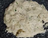 Foto del paso 2 de la receta: Bizcochitos de cebollas y ciboulette 🎆