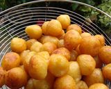 Foto langkah ke 4 dari resep Kentang Telur Goreng.