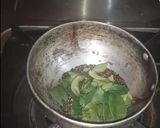 A picture of step 5 of Dahi Bara Aloo Dum.