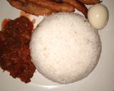 A picture of step 3 of Ofada sauce with rice.