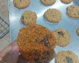 Foto langkah ke 5 dari resep Oatmeal Chewy Chocolate Cookies.