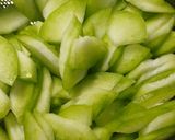 Hình bước làm 1 của món Bí xào lá lốt