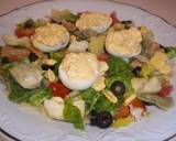Foto del paso 6 de la receta Ensalada natural y de conserva, con huevos rellenos
