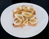 A picture of step 4 of My French toast with 🍌 and 🍯.