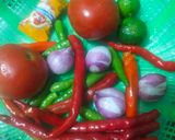 Foto langkah ke 1 dari resep Sambal Dadak khas Sunda.