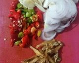 Foto langkah ke 2 dari resep Oseng tomat hijau.