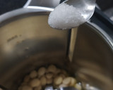Foto del paso 1 de la receta: Almendras fritas en tm6