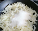 Foto del paso 3 de la receta: Macarrones con cebolla caramelizada