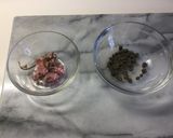 Foto del passaggio 1 della ricetta Financier con capperi o con i fiori di ciliegie sotto sale