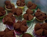Foto langkah ke 4 dari resep Brownis kukus coklat chocochip.