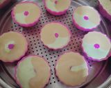 Foto langkah ke 4 dari resep Bolu Kukus Pandan Moka.