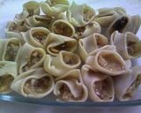 Foto del paso 3 de la receta: Lumaconi rellenos de pollo y setas shiitake con salsa de espinacas y nueces