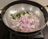 A picture of step 5 of Kanda Poha.