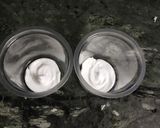 A picture of step 5 of Oreo glass cake.
