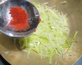 A picture of step 2 of Lauki uttapam.